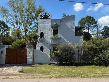 VENTA CASA QUINTA FRAN.ALVAREZ LOTE 1500
