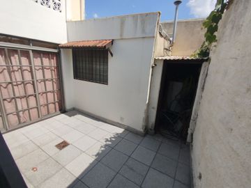 VENTA CASA 5 AMBIENTES BANFIELD APTO CREDITO