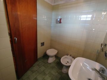 VENTA CASA 5 AMBIENTES BANFIELD APTO CREDITO