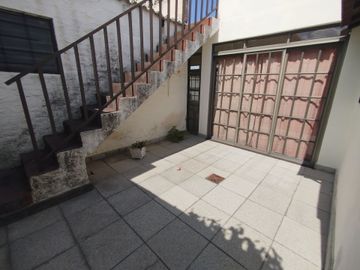VENTA CASA 5 AMBIENTES BANFIELD APTO CREDITO
