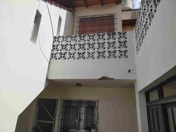 VENTA CASA 5 AMBIENTES BANFIELD APTO CREDITO