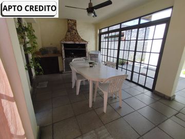 VENTA CASA 5 AMBIENTES BANFIELD APTO CREDITO