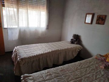 VENTA CASA 5 AMBIENTES BANFIELD APTO CREDITO