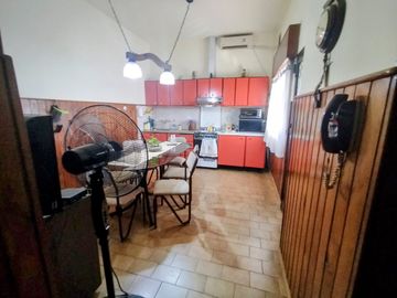 VENTA CASA 5 AMBIENTES BANFIELD APTO CREDITO