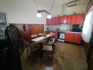 VENTA CASA 5 AMBIENTES BANFIELD APTO CREDITO