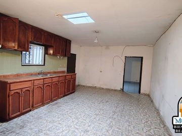 Casa céntrica de 1 nivel en Fracc. Buenaventura