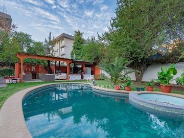 Excelente casa para remodelar! 5D + 3B + 7E