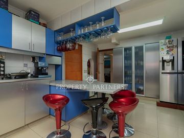 Excelente casa para remodelar! 5D + 3B + 7E