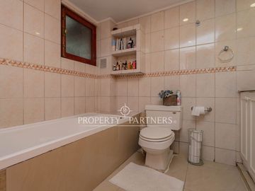 Excelente casa para remodelar! 5D + 3B + 7E