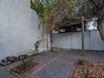 Excelente casa para remodelar! 5D + 3B + 7E