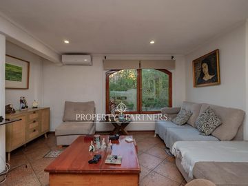 Excelente casa para remodelar! 5D + 3B + 7E