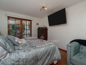 Excelente casa para remodelar! 5D + 3B + 7E