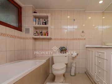 Excelente casa para remodelar! 5D + 3B + 7E