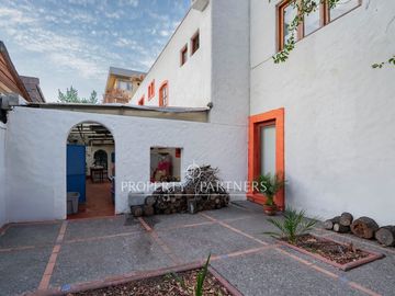 Excelente casa para remodelar! 5D + 3B + 7E