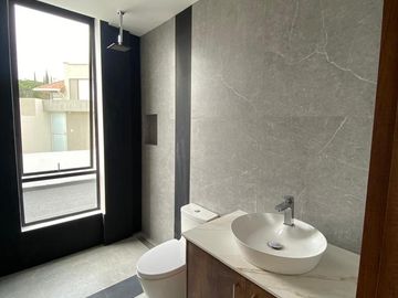 HERMOSA CASA VENTA INDEPENDIENTE - ALTAVISTA DE NAYÓN