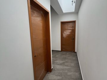 Casa en Venta en Juriquilla Campestre, 4 Recámaras, Roof Garden, 3 Autos Techado