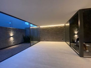 Residencia en venta en Lago de Juriquilla, Diseño de Autor, Minimalista
