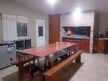 Venta Casa Lincoln – 4AMB Pileta, Galería y Parrilla