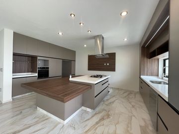 Estrena casa con acabados de lujo, recámara en PB, Cumbres del Lago, Juriquilla