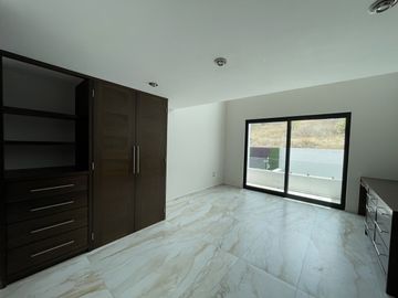 Estrena casa con acabados de lujo, recámara en PB, Cumbres del Lago, Juriquilla