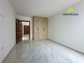 Casa en Venta al Sur de Manta 5 Dormitorios desde 176K Urb privada