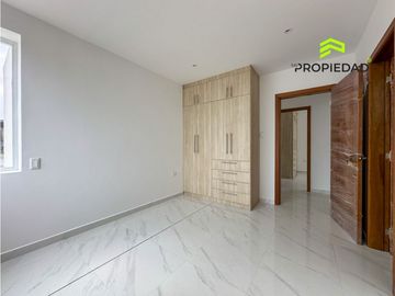 Casa en Venta al Sur de Manta 5 Dormitorios desde 176K Urb privada