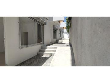 PASE COMERCIAL CON 8 LOCALES EN VENTA LA LIBERTAD SANTA ELENA