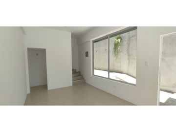 PASE COMERCIAL CON 8 LOCALES EN VENTA LA LIBERTAD SANTA ELENA
