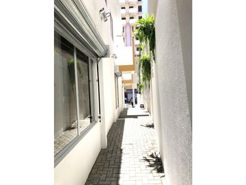 PASE COMERCIAL CON 8 LOCALES EN VENTA LA LIBERTAD SANTA ELENA