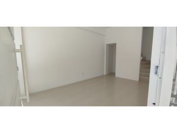 PASE COMERCIAL CON 8 LOCALES EN VENTA LA LIBERTAD SANTA ELENA