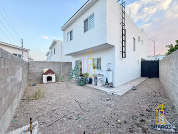 Casa en venta en Saratoga Residencial frente a parque