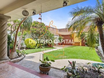 Casa en venta en Jiutepec, Morelos. Fraccionamiento Las Fincas