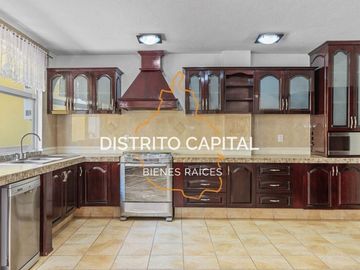 Casa en venta en Jiutepec, Morelos. Fraccionamiento Las Fincas