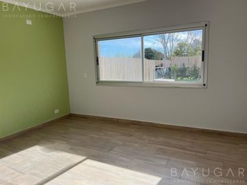 Venta - OPORTUNIDAD Casa en Barrio Privado Santa Guadalupe - Pilar del Este