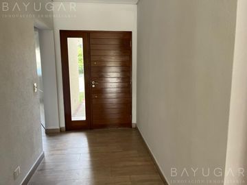 Venta - OPORTUNIDAD Casa en Barrio Privado Santa Guadalupe - Pilar del Este