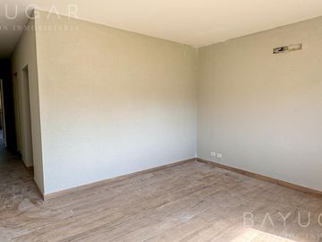 Venta - OPORTUNIDAD Casa en Barrio Privado Santa Guadalupe - Pilar del Este
