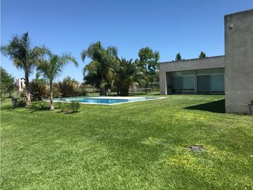 Casa Ideal en Comarcas de Lujan Barrio San Roque