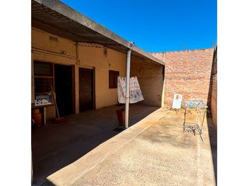 CASA DE 2 DORMITORIOS - B° 300 VIVIENDAS