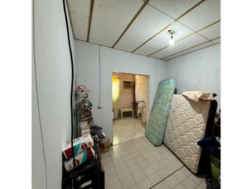 CASA DE 2 DORMITORIOS - B° 300 VIVIENDAS