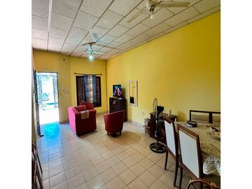 CASA DE 2 DORMITORIOS - B° 300 VIVIENDAS