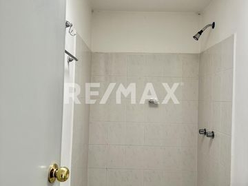 CASA EN RENTA - (3)