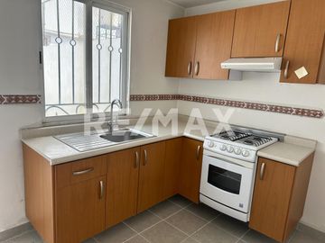 CASA EN RENTA - (3)
