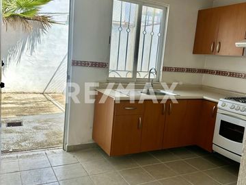 CASA EN RENTA - (3)