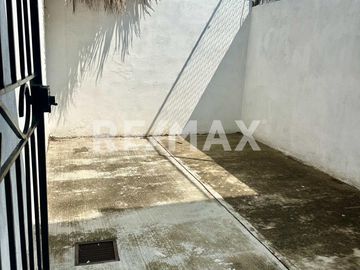 CASA EN RENTA - (3)