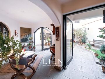 Casa rústica con patio y balcones en Pedro de Osma – Barranco