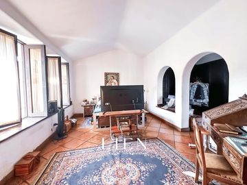 Casa rústica con patio y balcones en Pedro de Osma – Barranco