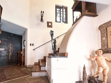 Casa rústica con patio y balcones en Pedro de Osma – Barranco