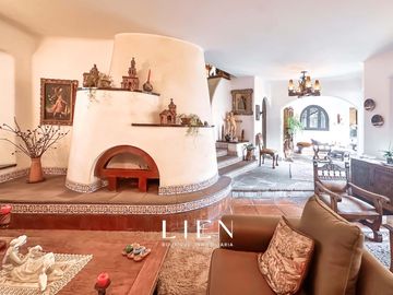 Casa rústica con patio y balcones en Pedro de Osma – Barranco