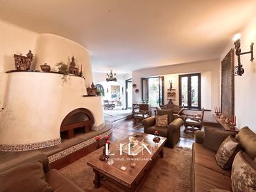 Casa rústica con patio y balcones en Pedro de Osma – Barranco