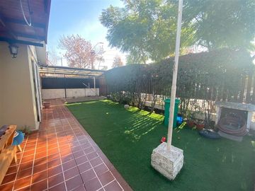 Casa en Venta en Metro Quilín